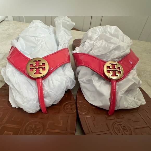 Tory Burch Thora pink patent leather sandals - Picture 2 of 8